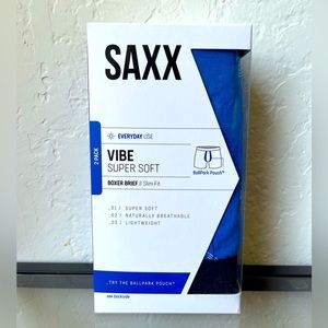 NWT - 2 pack - SAXX Vibe Boxer Brief - Small